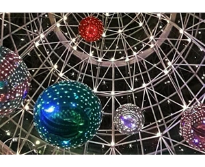 广州乐飞洋充气镜面气模镜面球新加坡酒店美陈装饰球可充气，可定制彩色装饰反射球