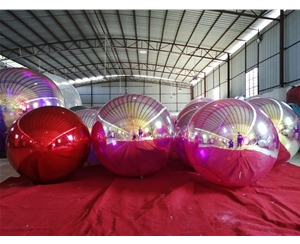 充气镜面装饰球，给你如梦似幻的体验。
